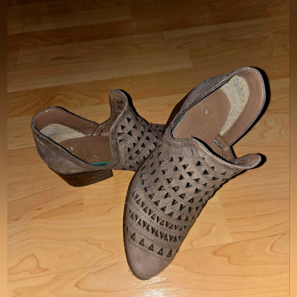 Fergalicious Women's Cutout Boots - size 6